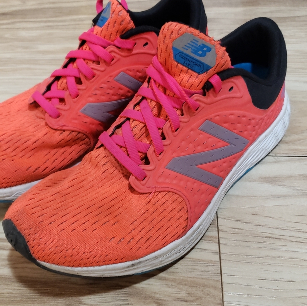 New Balance Zante Women 7.5 Neon Pink Running Shoes,outdoors,trails,hiking,sport - Picture 1 of 3